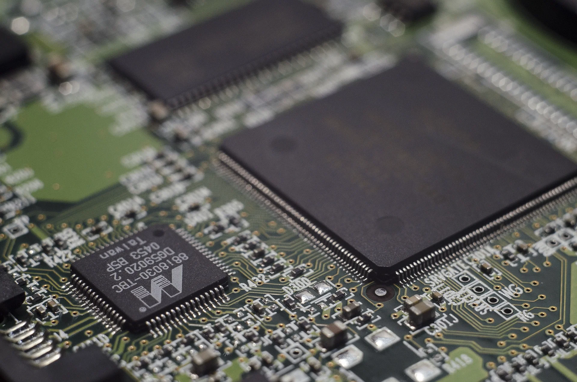 BMS Regulates the Battery and Charging Speed-2